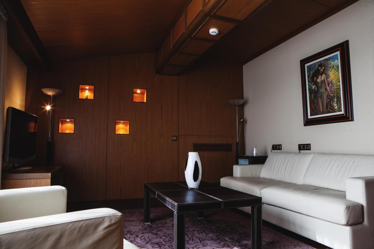 Hotel Rios San Adrián エクステリア 写真